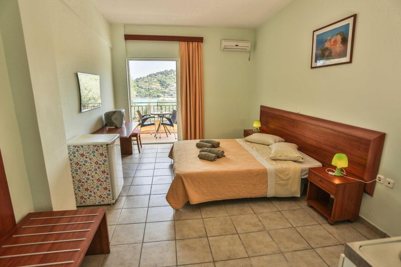 Lákka Amfitriti Hotel & Studios מראה חיצוני תמונה