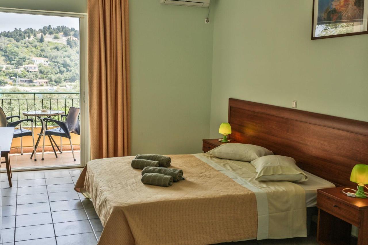 Lákka Amfitriti Hotel & Studios מראה חיצוני תמונה