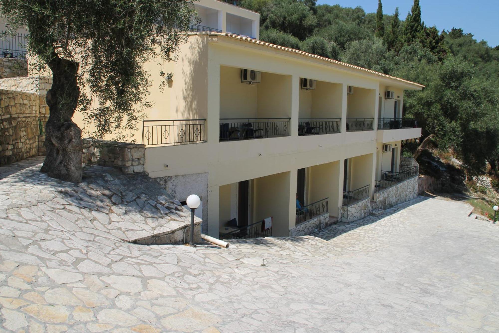 Lákka Amfitriti Hotel & Studios מראה חיצוני תמונה